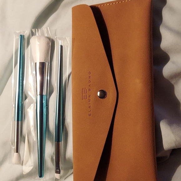 Elaina Badro Other - 3 Makeup Brushes with Case